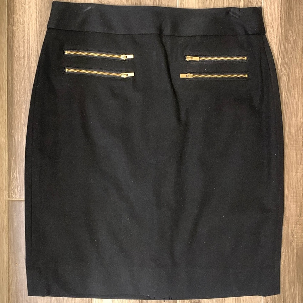 Banana Republic black skirt with gold zippers - size 4